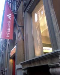 Feltrinelli, via del corso